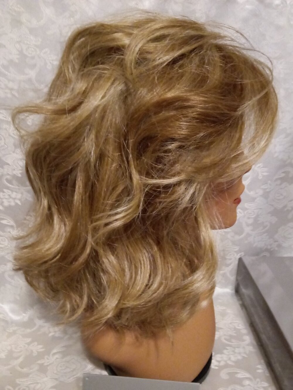 Raquel Welch - Editor's Pick - Heat Friendly- Golden Pecan